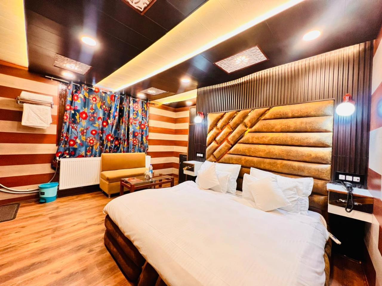 Pine View Resort Гульмарг Екстер'єр фото