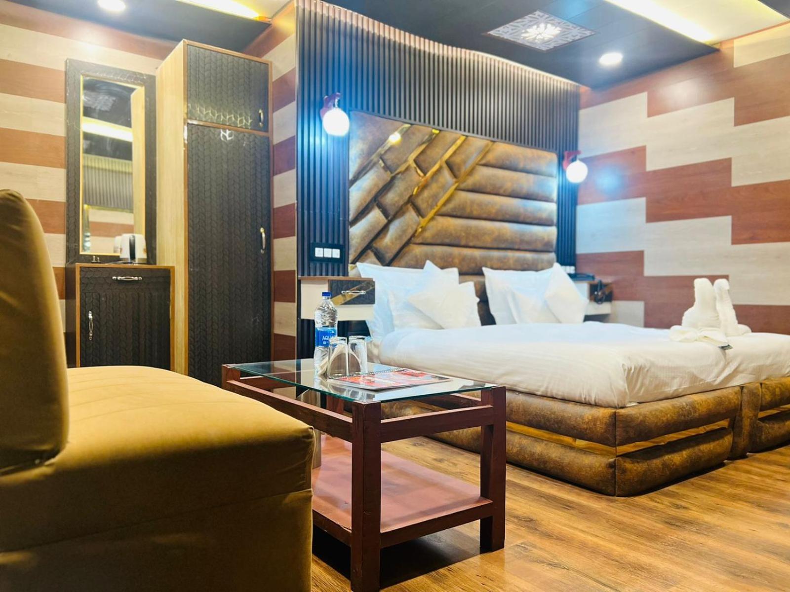 Pine View Resort Гульмарг Екстер'єр фото