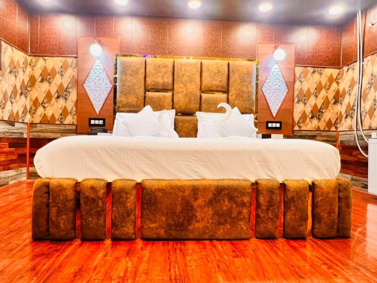 Pine View Resort Гульмарг Екстер'єр фото