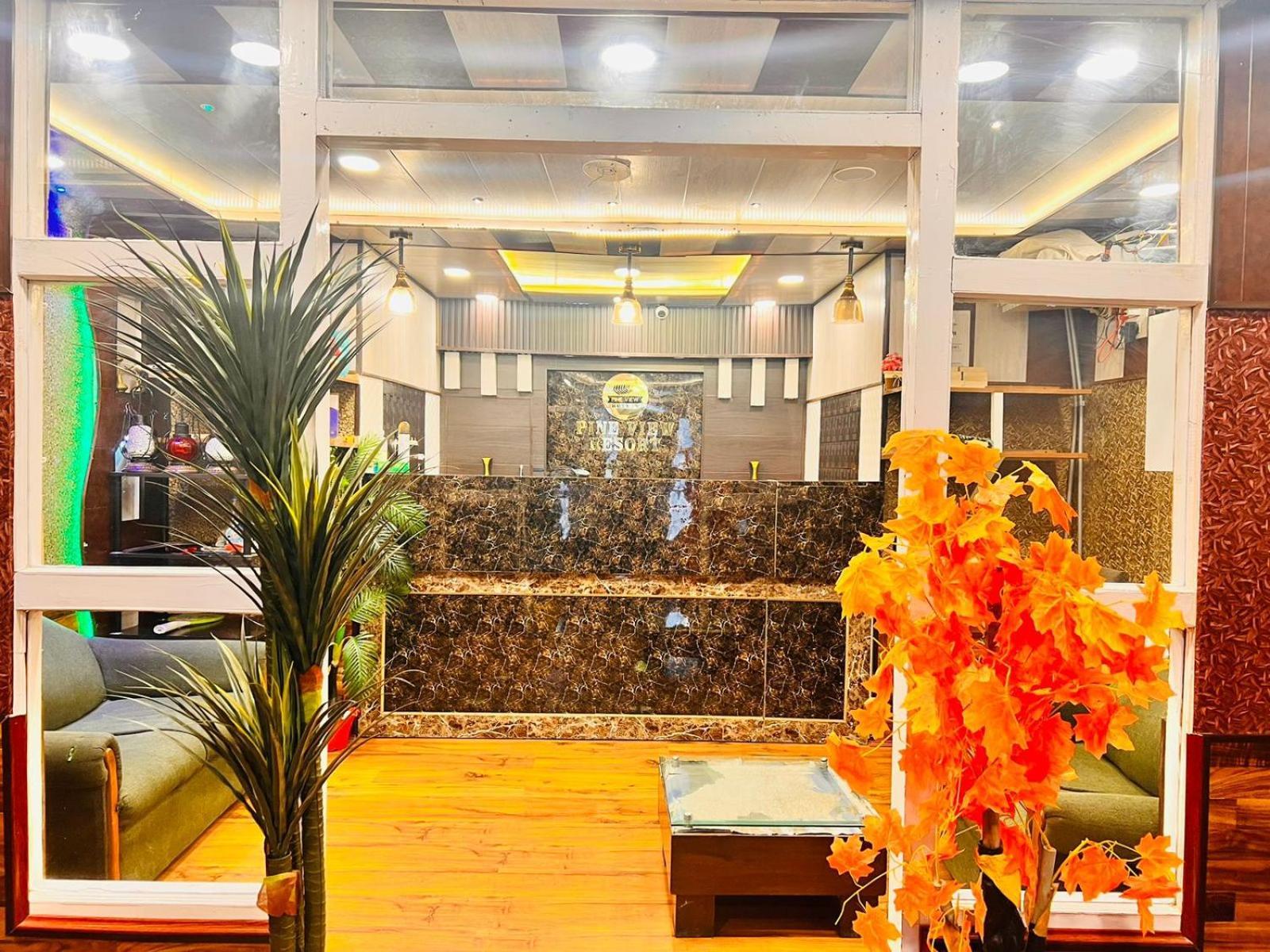Pine View Resort Гульмарг Екстер'єр фото
