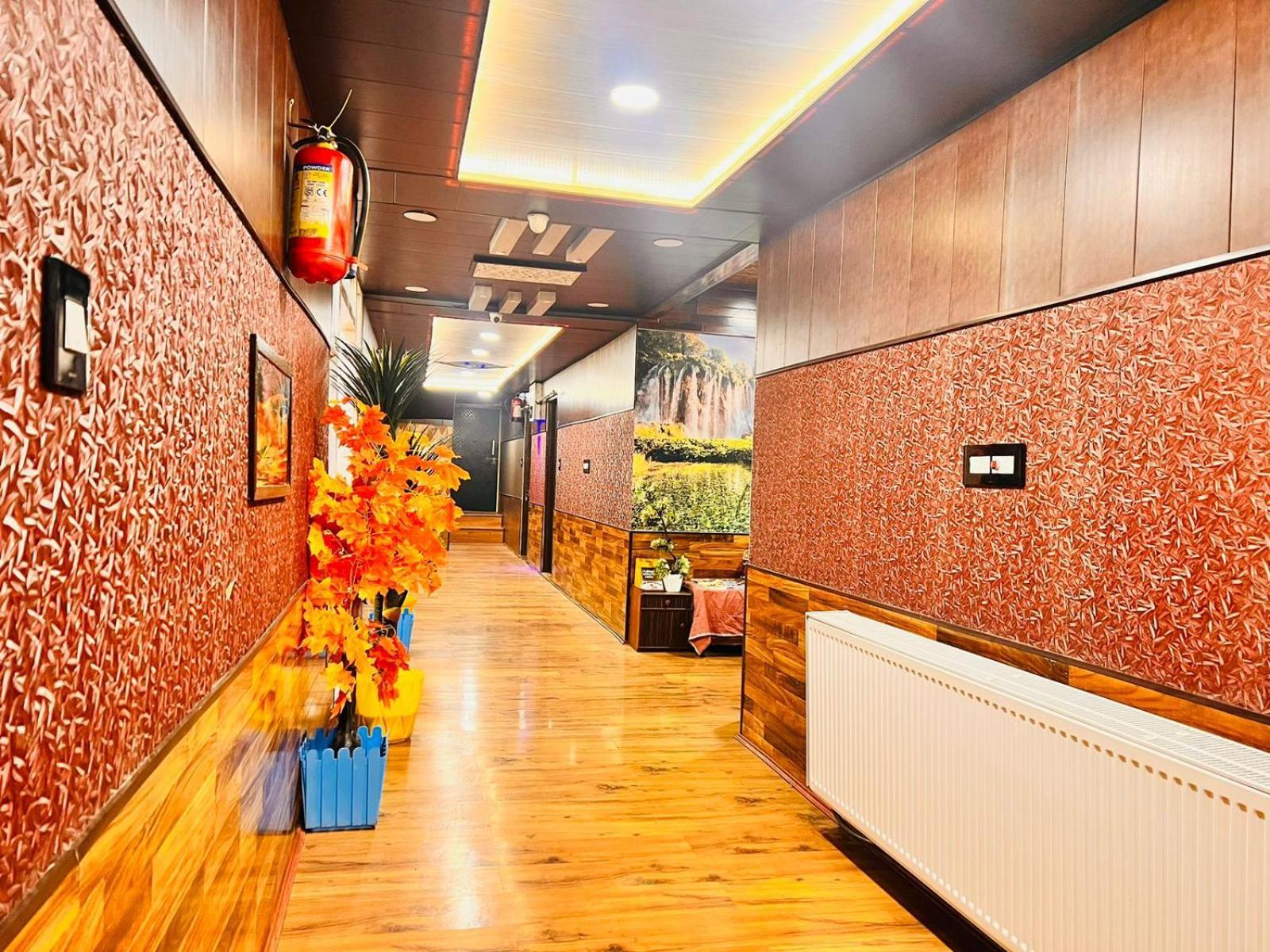 Pine View Resort Гульмарг Екстер'єр фото