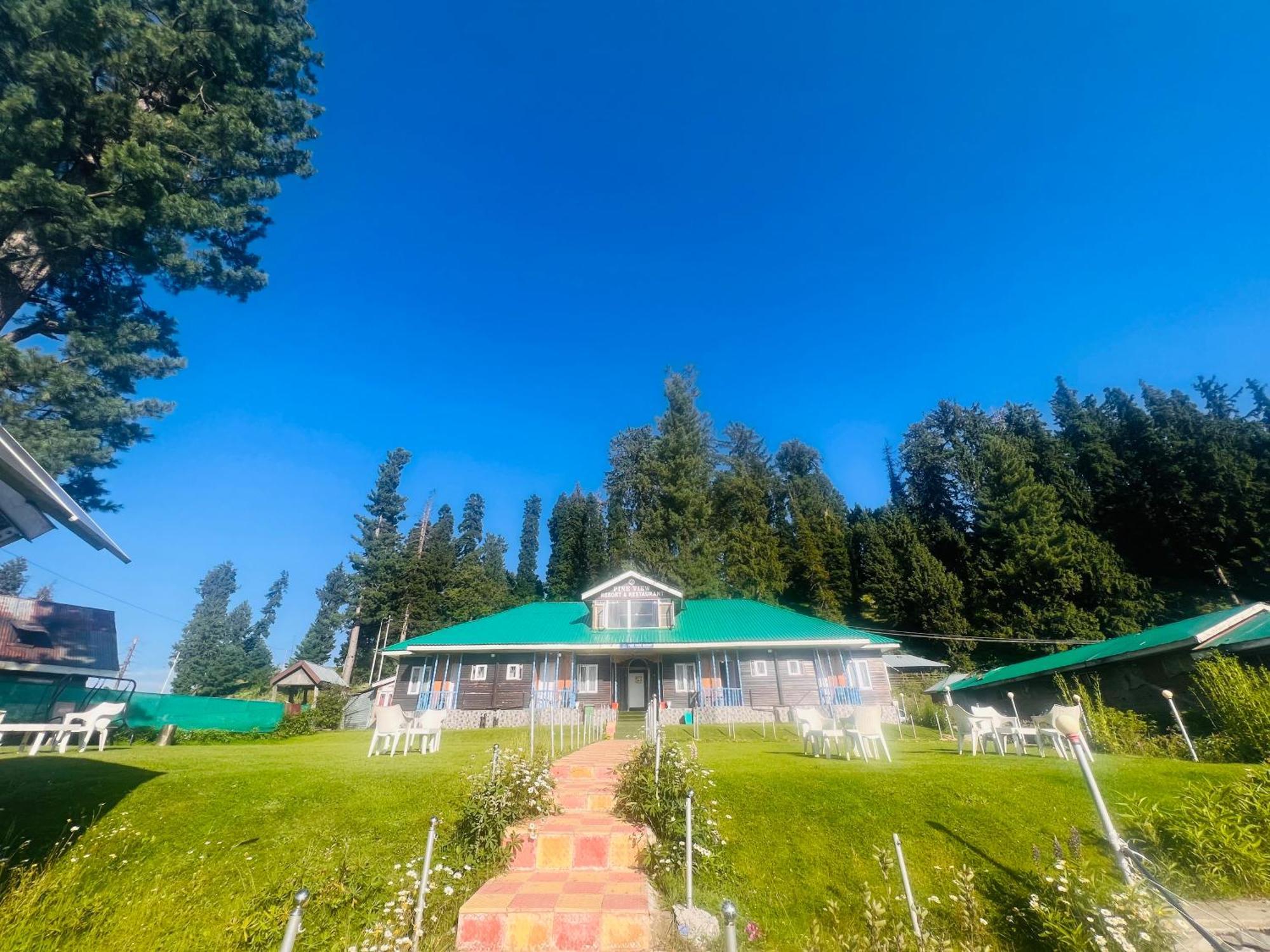 Pine View Resort Гульмарг Екстер'єр фото