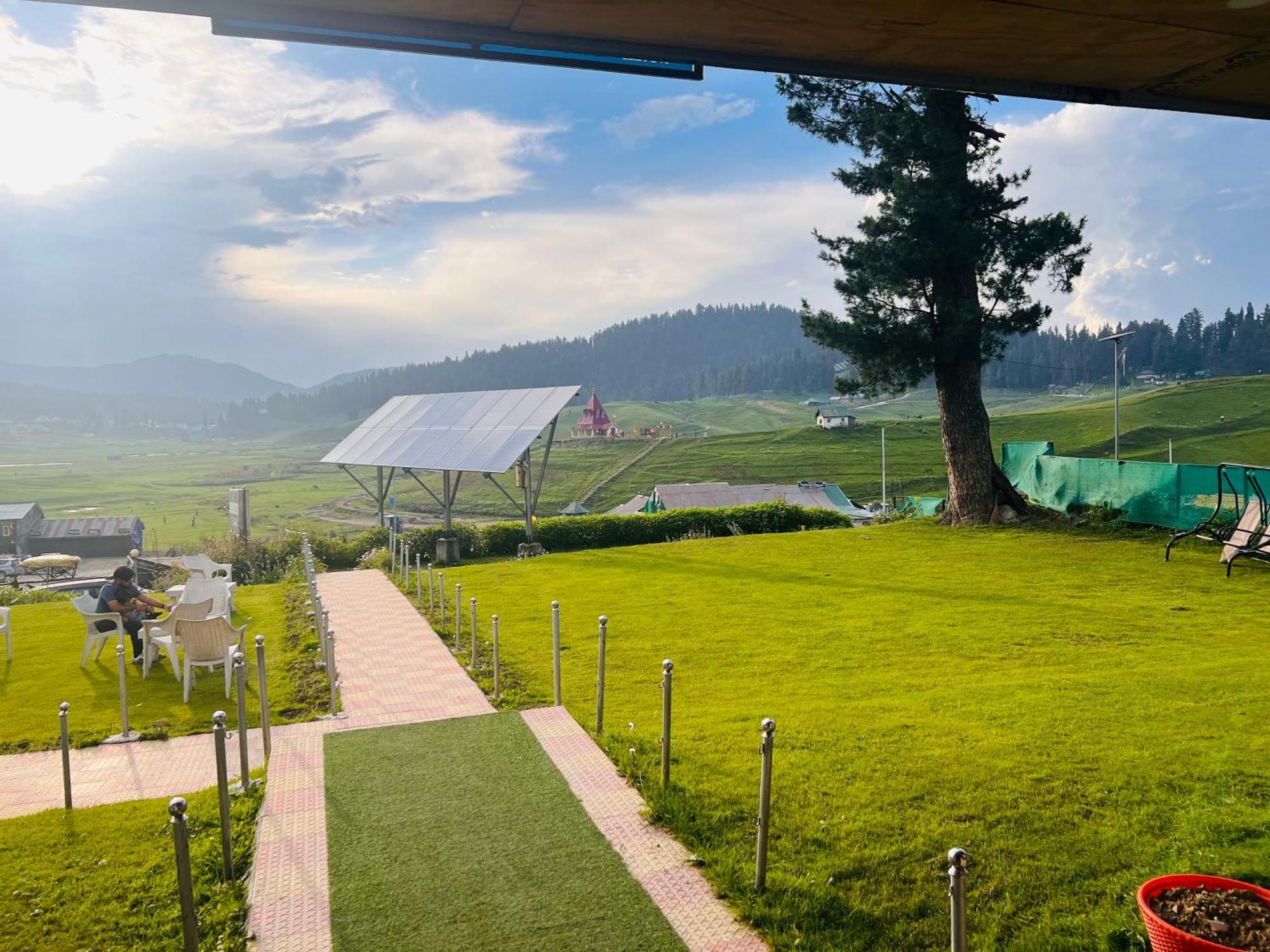 Pine View Resort Гульмарг Екстер'єр фото
