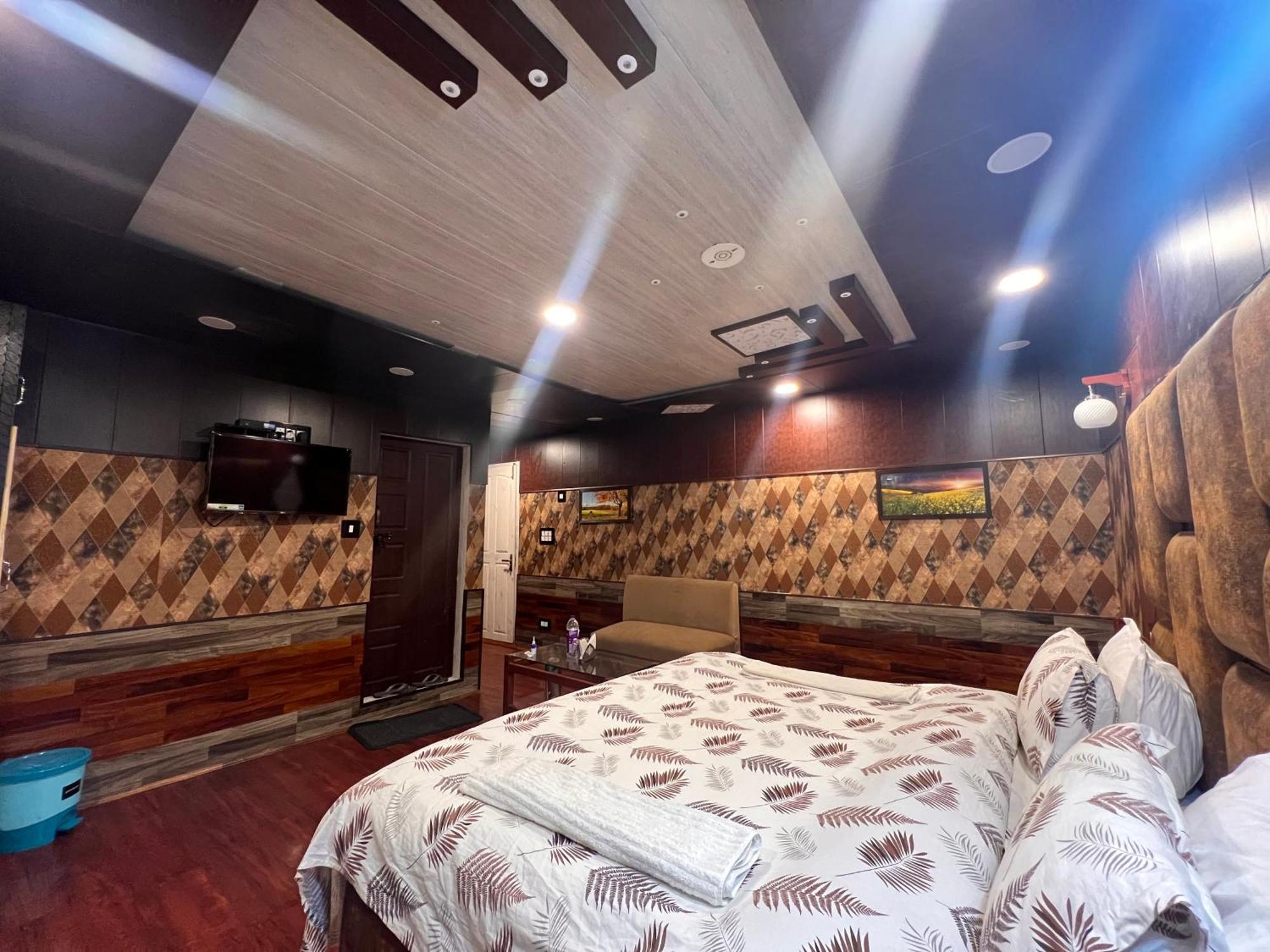 Pine View Resort Гульмарг Екстер'єр фото