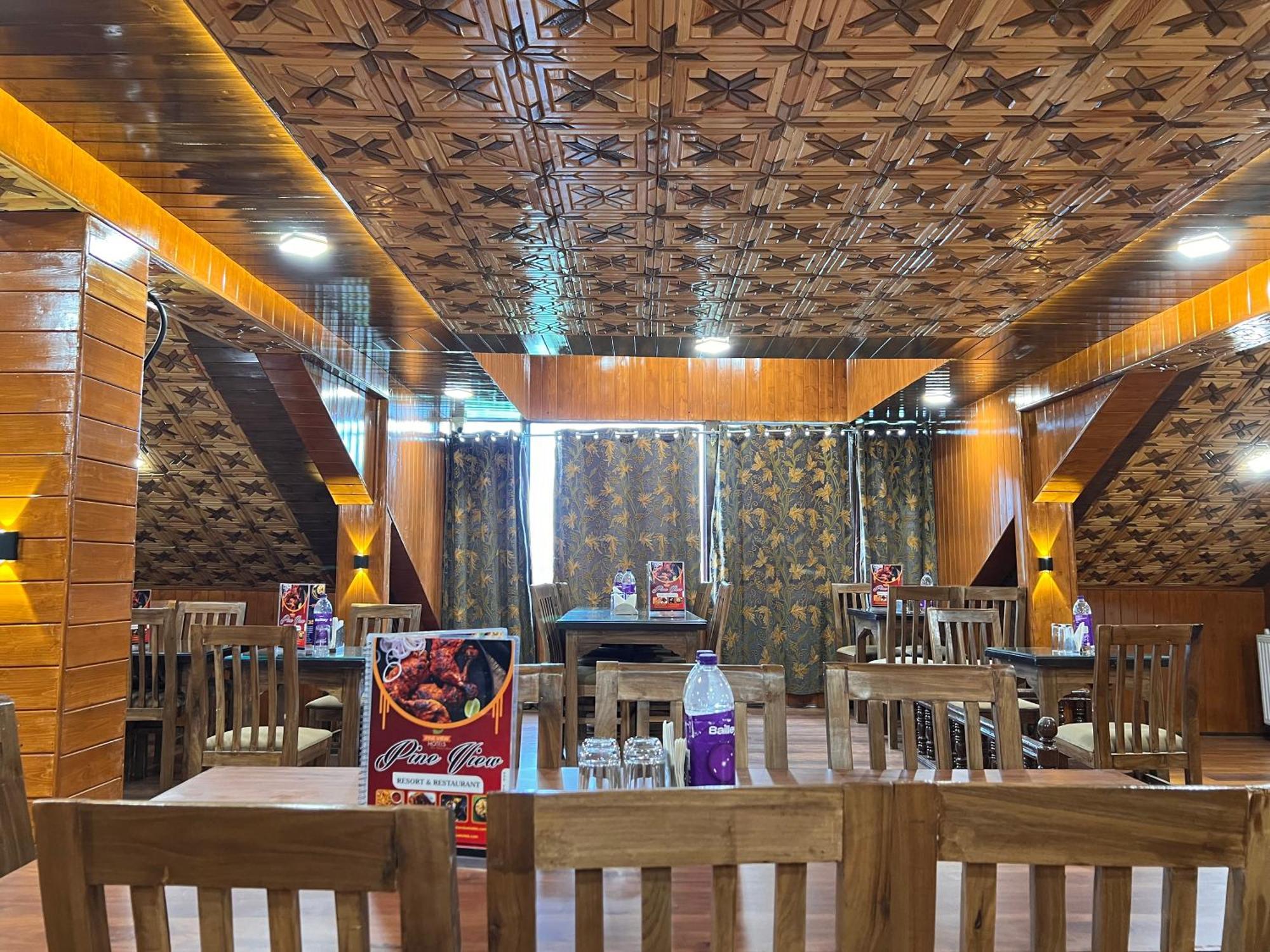 Pine View Resort Гульмарг Екстер'єр фото