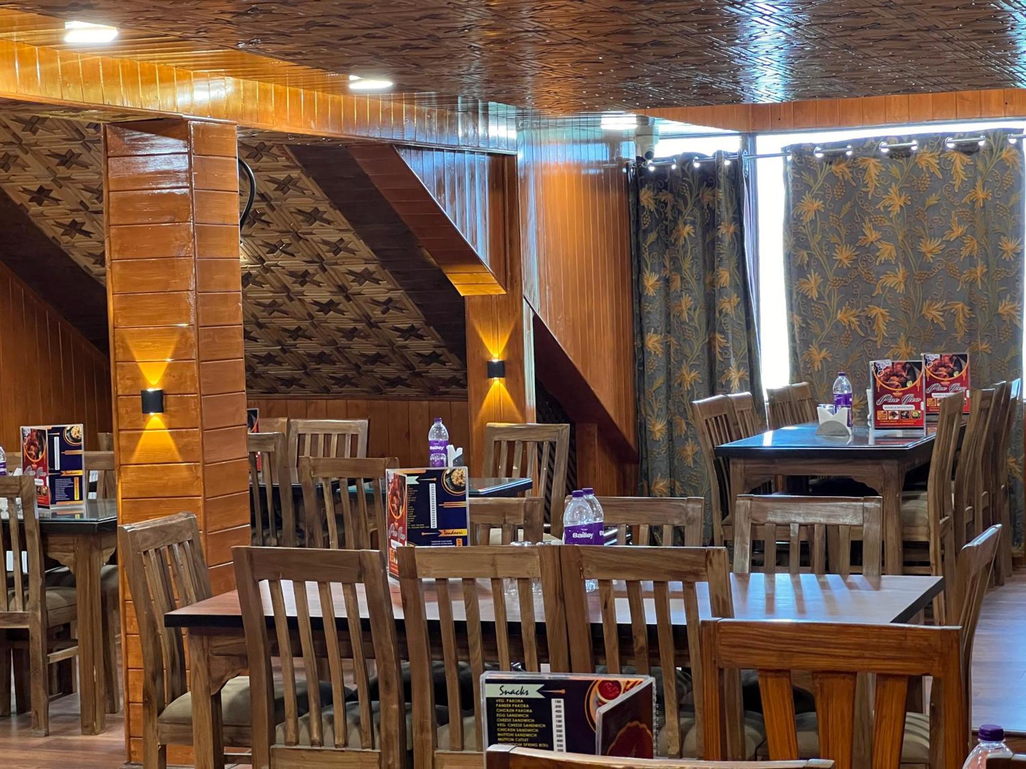 Pine View Resort Гульмарг Екстер'єр фото