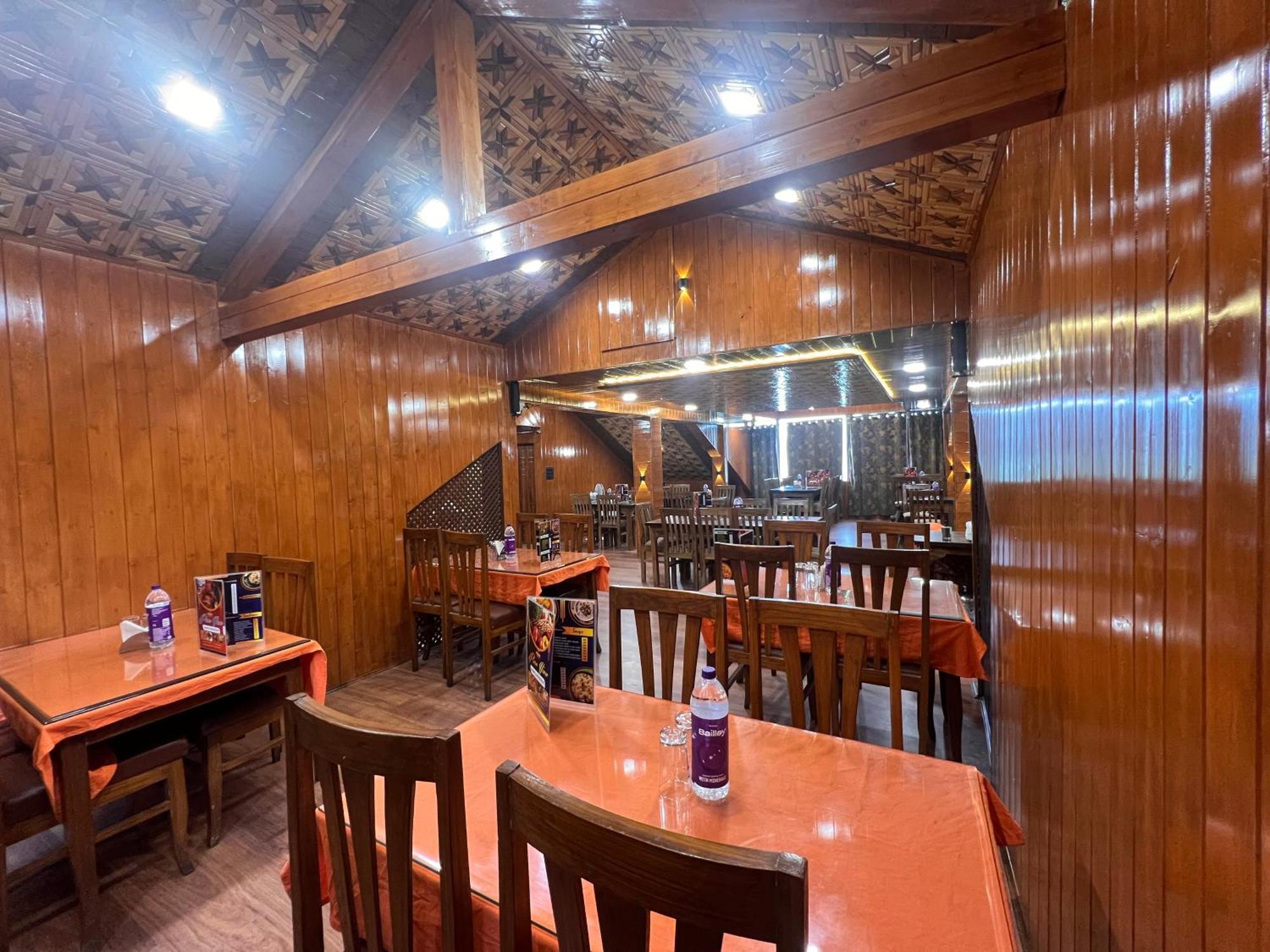 Pine View Resort Гульмарг Екстер'єр фото